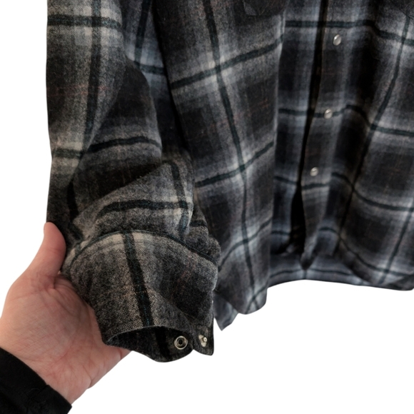 Pendleton Shacket Shirt Virgin Wool Plaid Black Grey Snap Front Women's Large - Picture 7 of 14